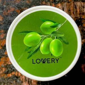 Olive body butter made with vitamin E and Jojoba oil